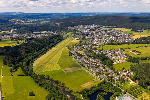 Arnsberg19062831aOeventrop Luftbild