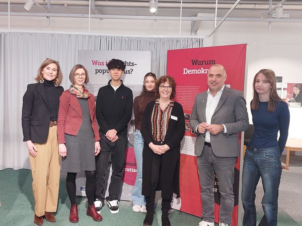 Erfolgreiche Eröffnung der Arnsberger Wochen gegen Rassismus - für Demokratie