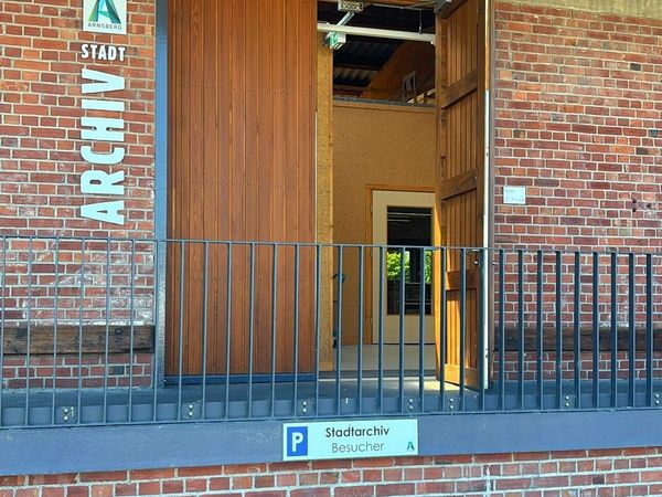 Zwischen- und Endarchiv