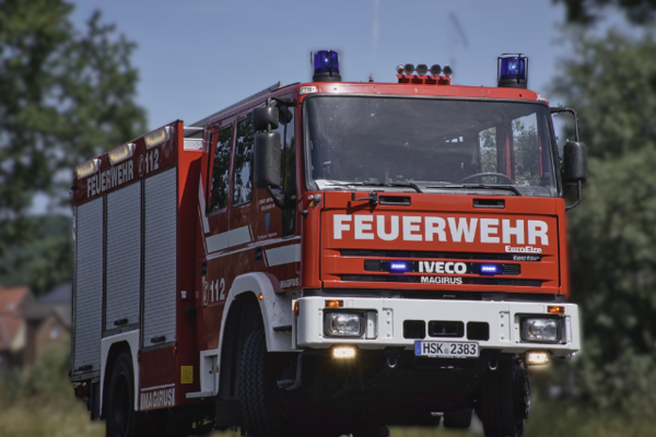 Hilfeleistungslöschgruppenfahrzeug (kurz: HLF) ist die Bezeichnung für einen Typ deutscher Feuerwehrfahrzeuge verschiedener Größenordnung. Dieser Fahrzeugtyp ist äußerlich fast identisch mit dem Löschgruppenfahrzeug und wie dieses für eine Gruppe als Besatzung ausgelegt.