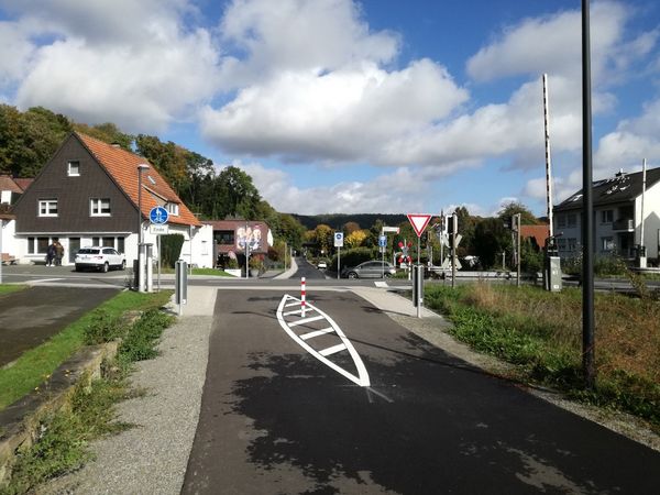 RadeXpressweg Arnsberg (RXA) in Bergheim (In der Kuhle | Bergheimer Weg) | © S. Wolter | TRC | Fair Spaces GmbH