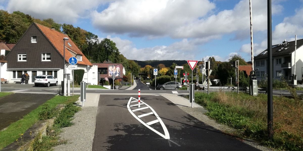 RadeXpressweg Arnsberg (RXA) in Bergheim (In der Kuhle | Bergheimer Weg) | © S. Wolter | TRC | Fair Spaces GmbH