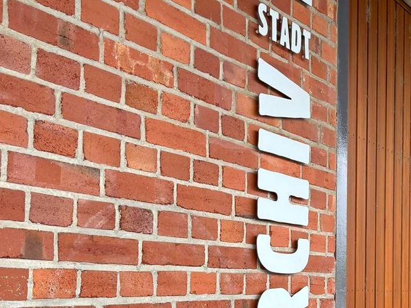 Zwischen- und Endarchiv