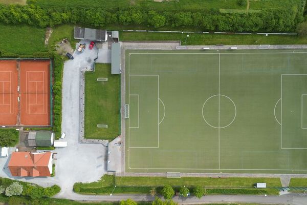 Sportplatz Holzen 2023