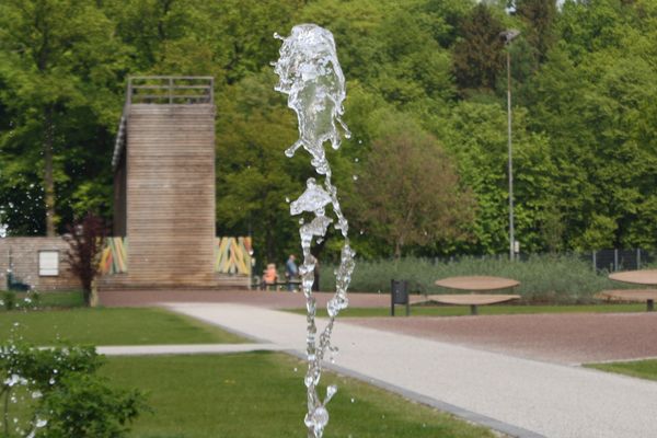 Solesprudler vor Gradierwerk im SPORT-SOLE-PARK | © Stadt Arnsberg