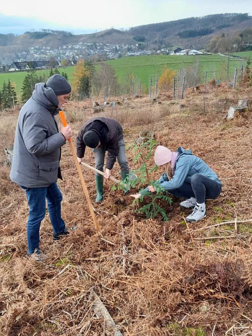 Pflanzaktion mit WaldLokal (3)