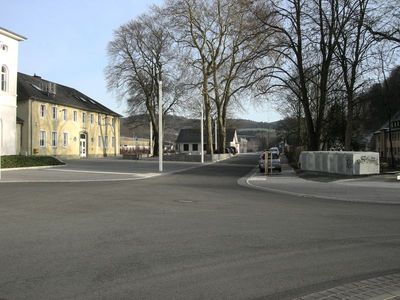 Sanierter Vorplatz des Bahnhofs in Alt-Arnsberg