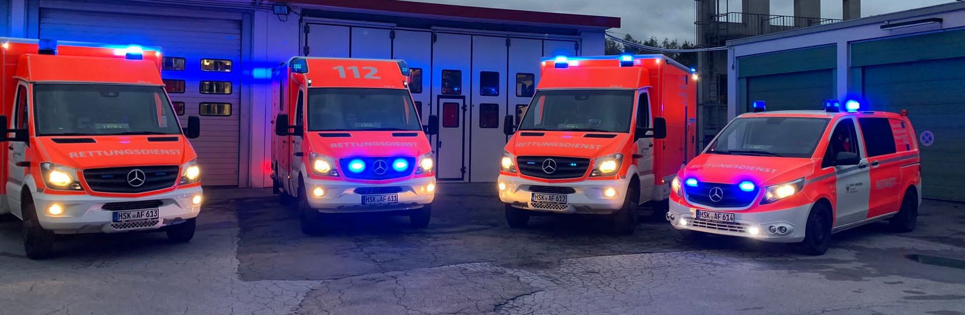 Gruppenbild der Fahrzeuge auf der Ruhrstraße in Arnsberg