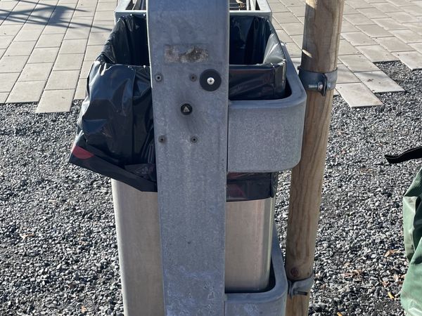 Innovative Sensortechnik am Abfalleimer