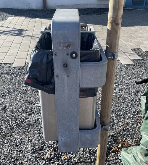 Innovative Sensortechnik am Abfalleimer