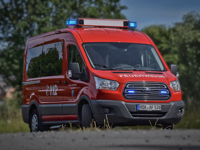 Der in der DIN 14507 Teil 2 genormte Einsatzleitwagen 1 (ELW 1) ist das Standard-Führungsfahrzeug vieler Feuerwehren. Bei Einsätzen bis zu mittlerem Umfang kann er eine Einsatzleitung beherbergen und unterstützen.