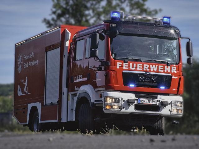 GWL2 ist die Abkürzung für Gerätewagen-Logistik 2, ein spezialisiertes Feuerwehrfahrzeug. Es dient vorwiegend dem Transport von Material und Ausrüstung, um Einsatzkräfte an der Einsatzstelle zu versorgen.
